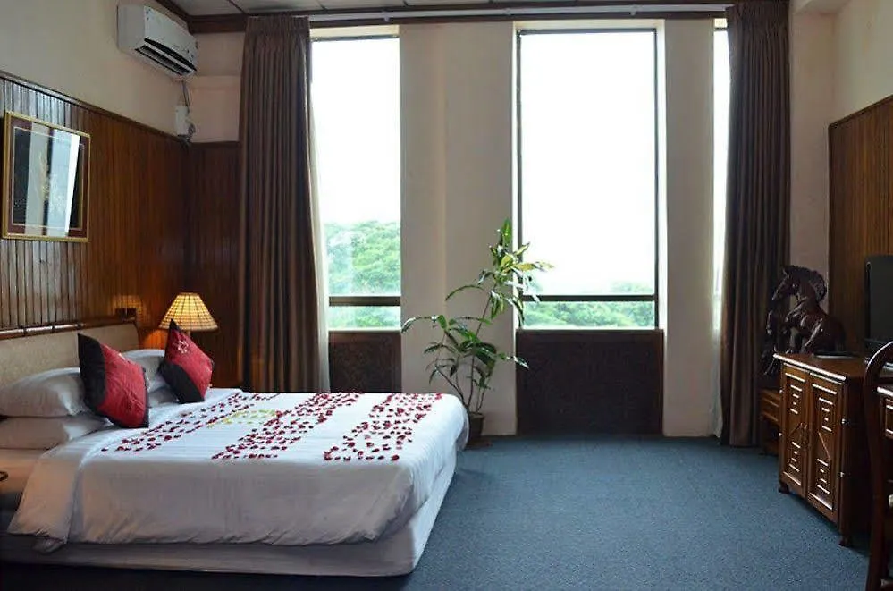 Mya Yeik Nyo Hotel Yangon 3*,